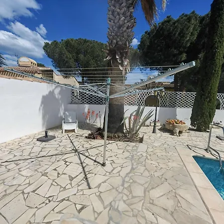 Plain-pied Avec Piscine Chauffee, Bbq, Parking, 3 Pour 6 Pers., - Fr-1-607-195